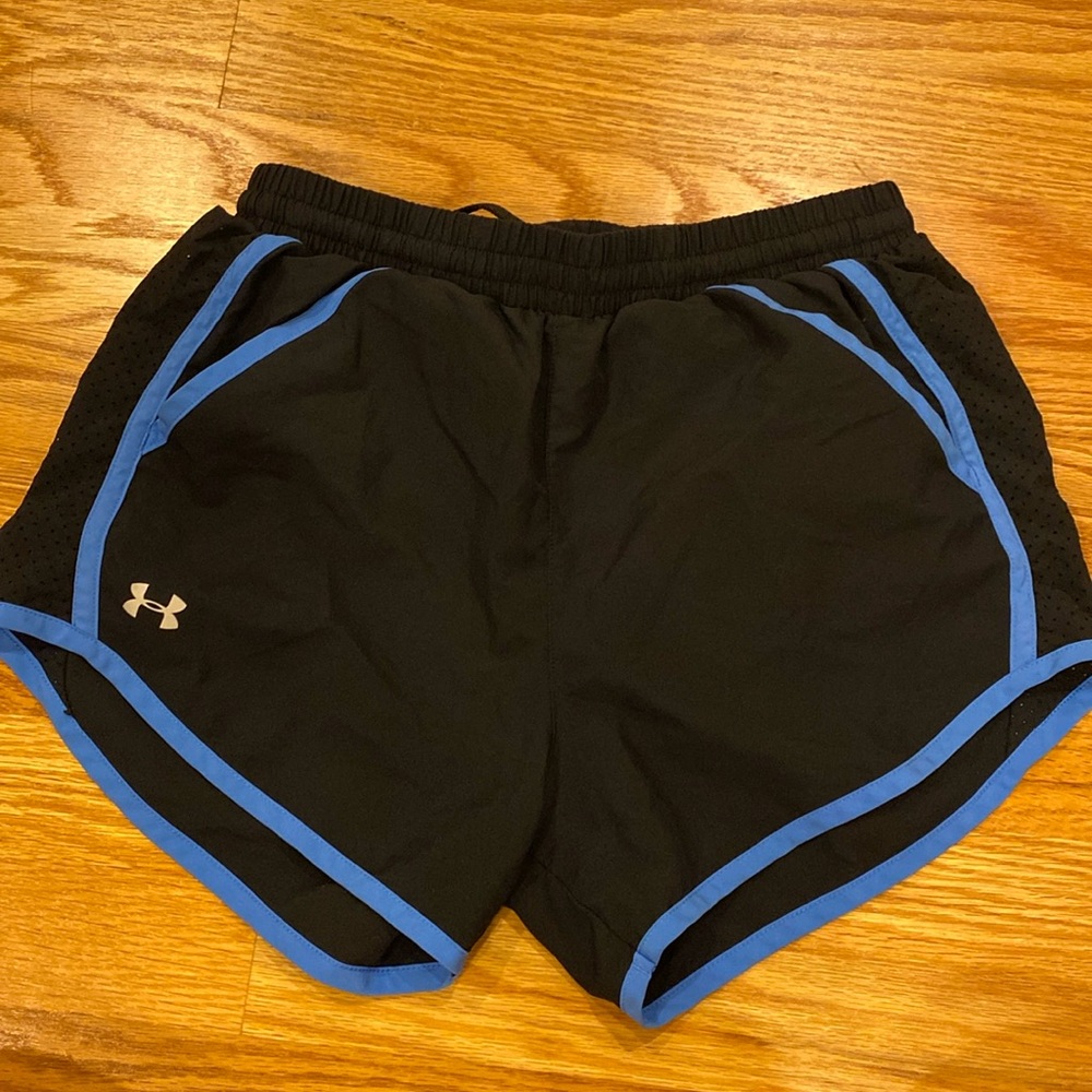 Under armour black athletic shorts